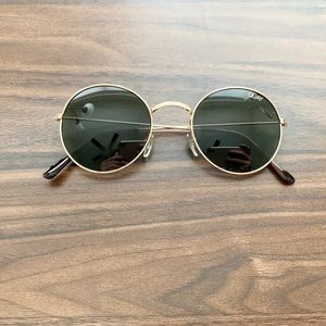 Quay Australia Mod Star Sunglasses Round
